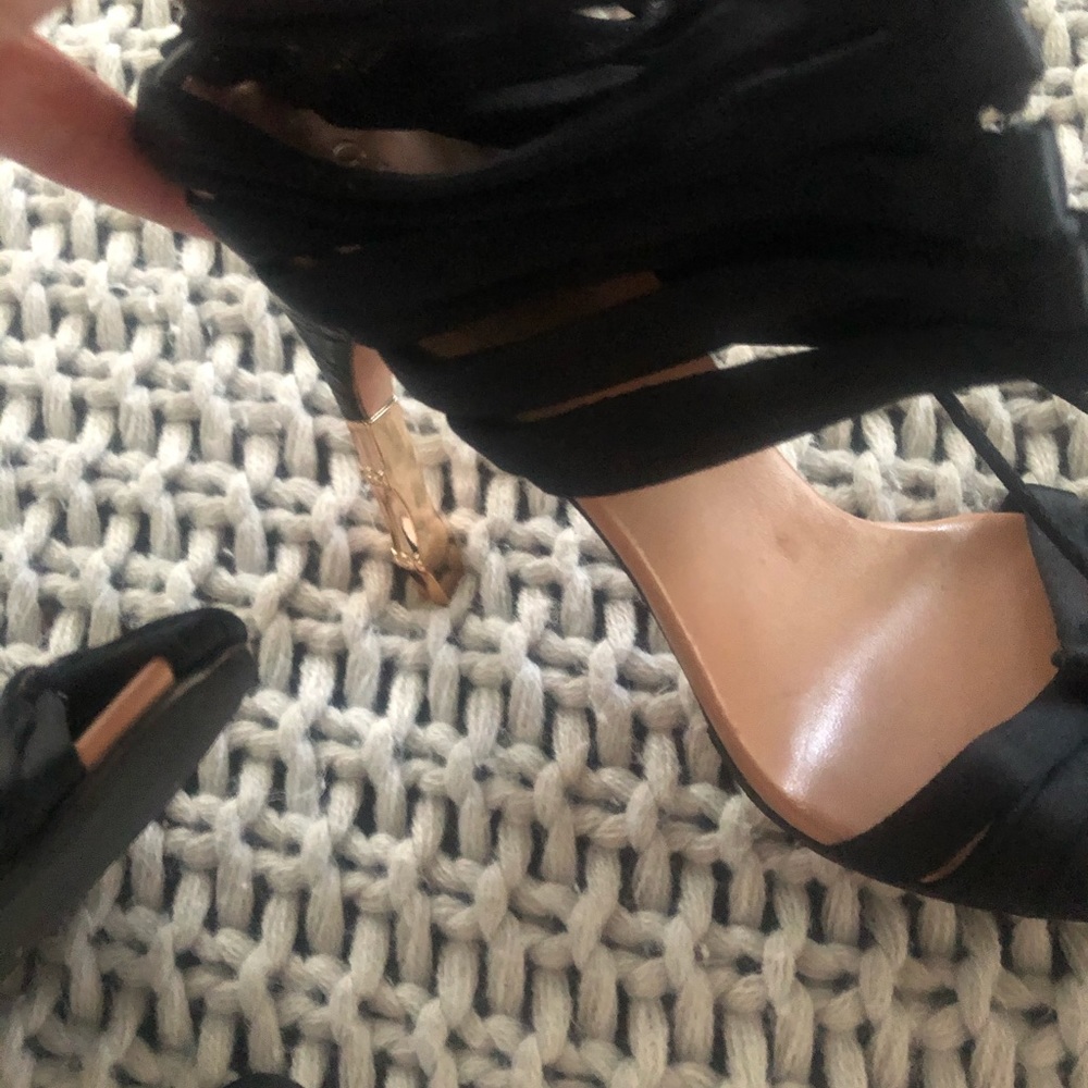 Gucci sandals with silk and gold heels - Picture 8 of 10